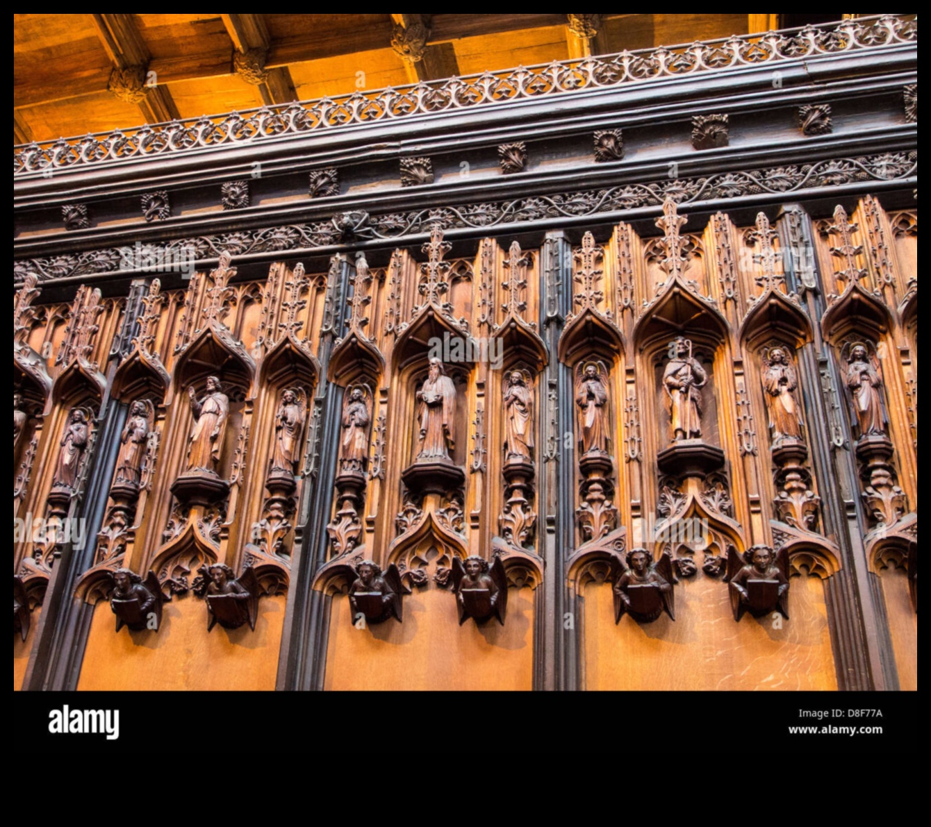 Artă sculptată de Majestic Misericords în tarabele corului gotic 2 Majestic Misericords: Scaune sculptate în tarabele corului gotic