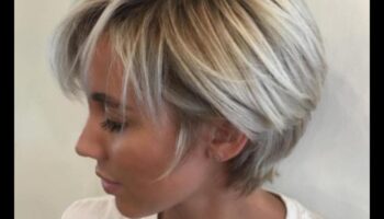 Farmecul casual șic Continuare: părul scurt arată vibrații relaxate