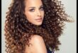 Curbe și vârtejuri Continuare: Un ghid pentru modele superbe de păr ondulat