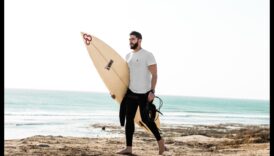 Surfer Insucces Îmbrățișează valurile de plajă ale stilului de viață de coastă 2 Surfer Chic: Navigarea tendințelor de coastă în coafuri ondulate