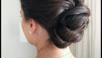 Updos romantice: coafuri brune elegante pentru ocazii speciale