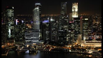 Urban Odyssey III: Navigarea peisajelor urbane prin diferite culturi din nou