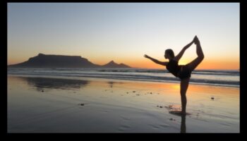 Yoga Bliss: beneficiile mentale și emoționale ale practicii yoga